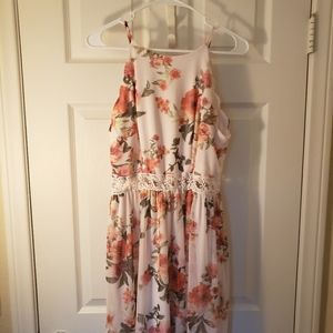 Super cute Spring Dress Lace is See through around the waist